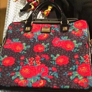 Betseyville Laptop carrying case!